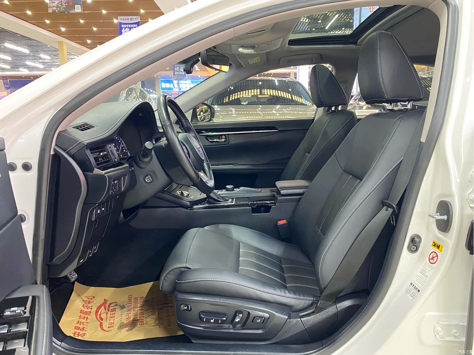 Lexus ES, 2017 4