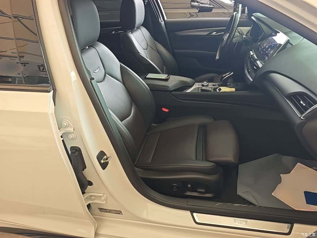 Cadillac CT5, 2020 25