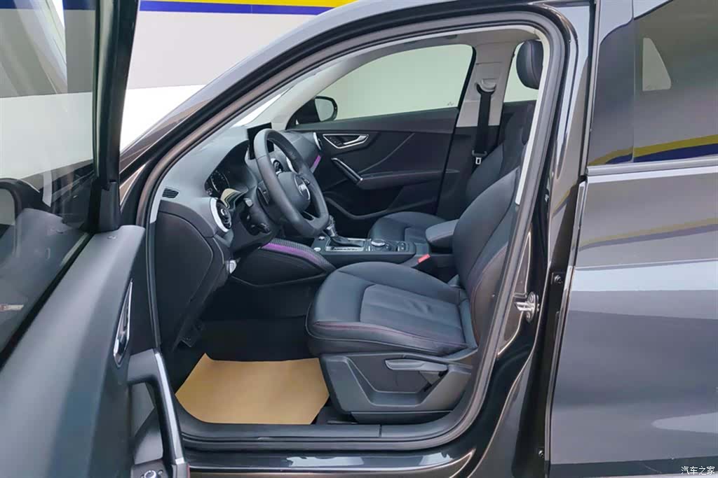 Audi Q2L, 2021 9