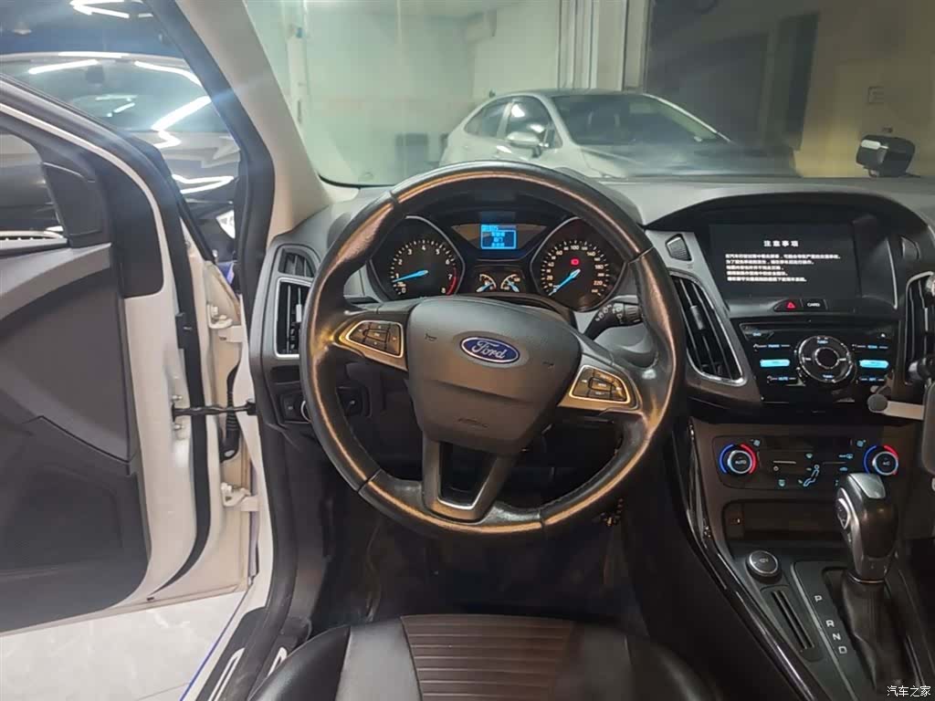 Ford Focus, 2017 11