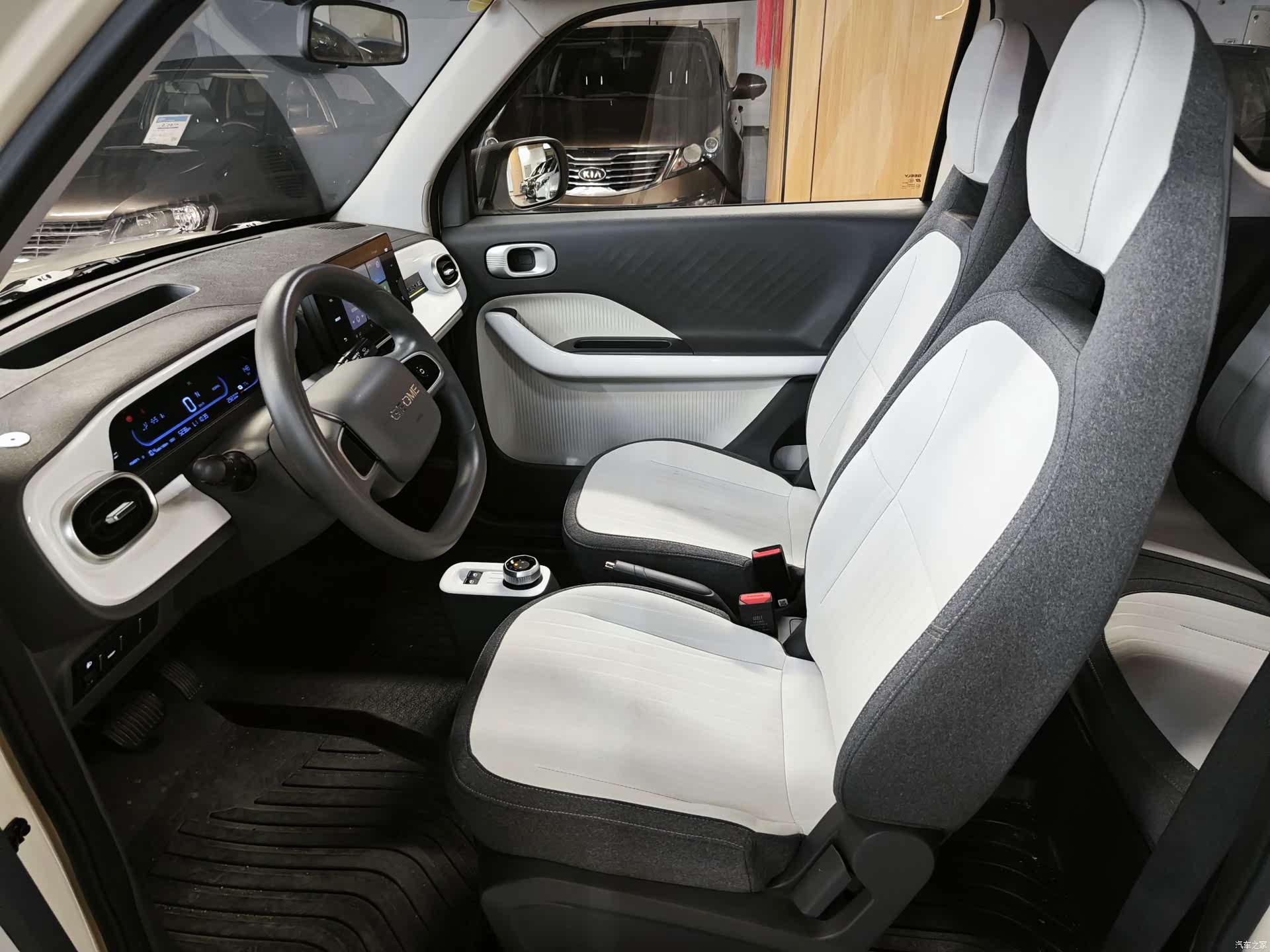 Geely Panda, 2025 8