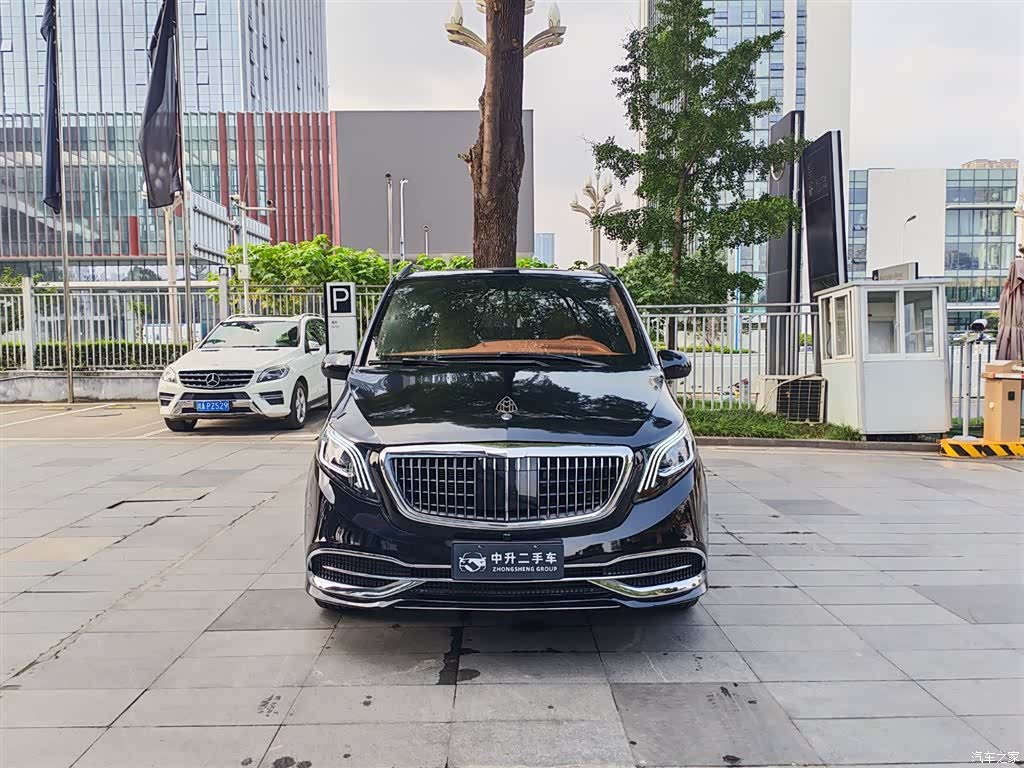 Mercedes-Benz 7, 2023 3