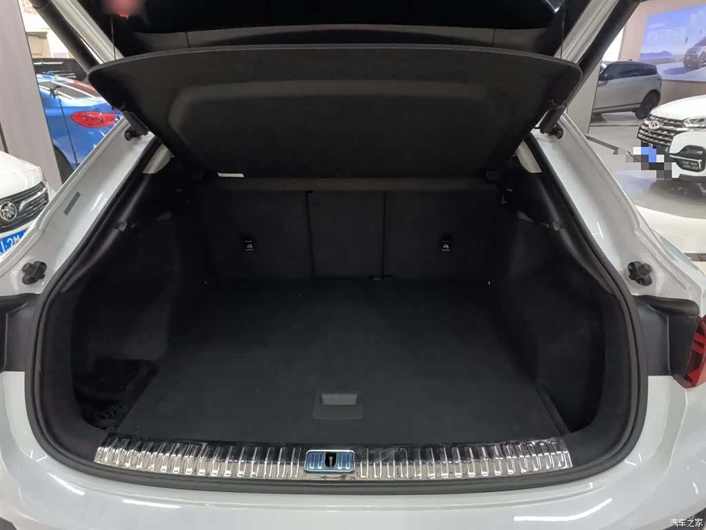 Audi Q3, 2021 19