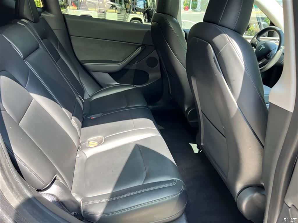 Tesla Model Y, 2021 13