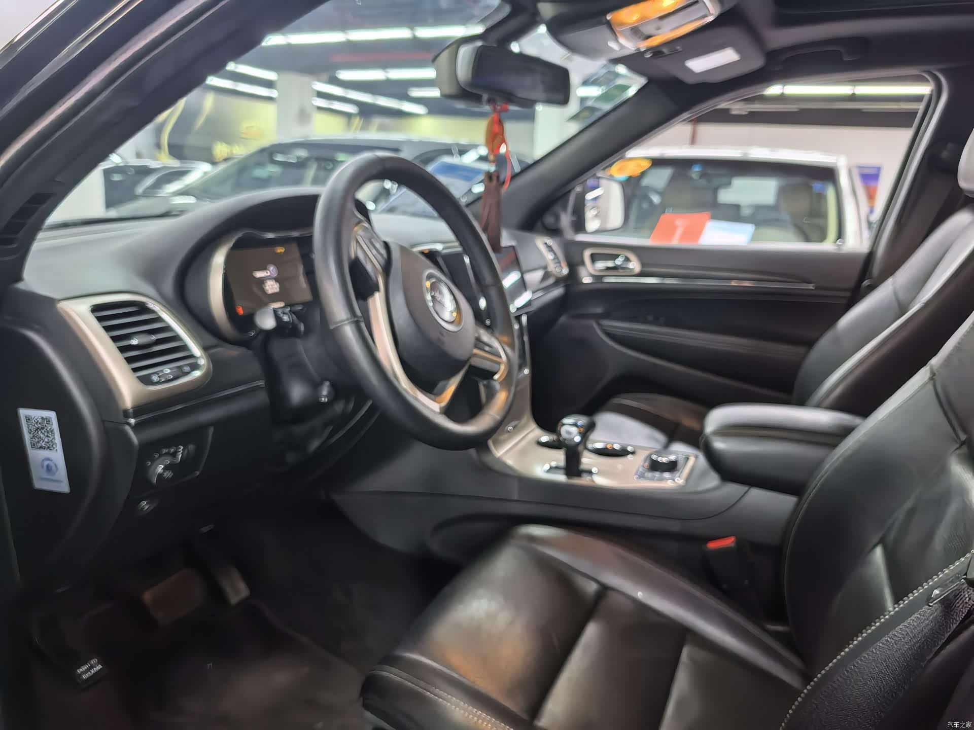Jeep Grand Cherokee, 2015 3