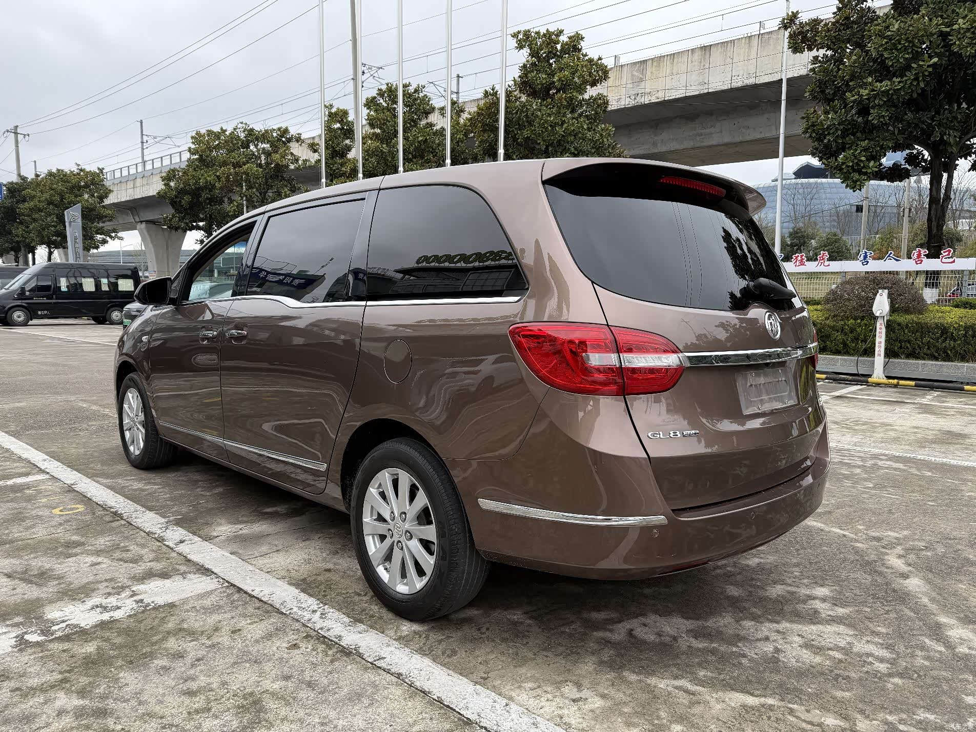 Buick GL8, 2019 8