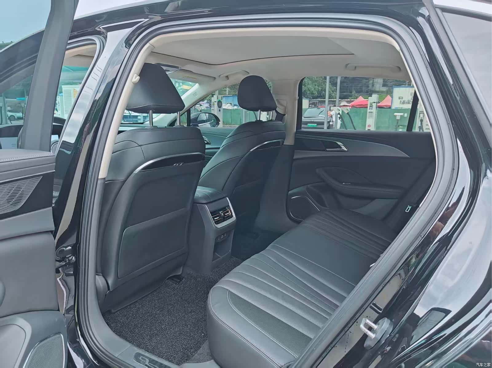 Hongqi H5, 2024 11