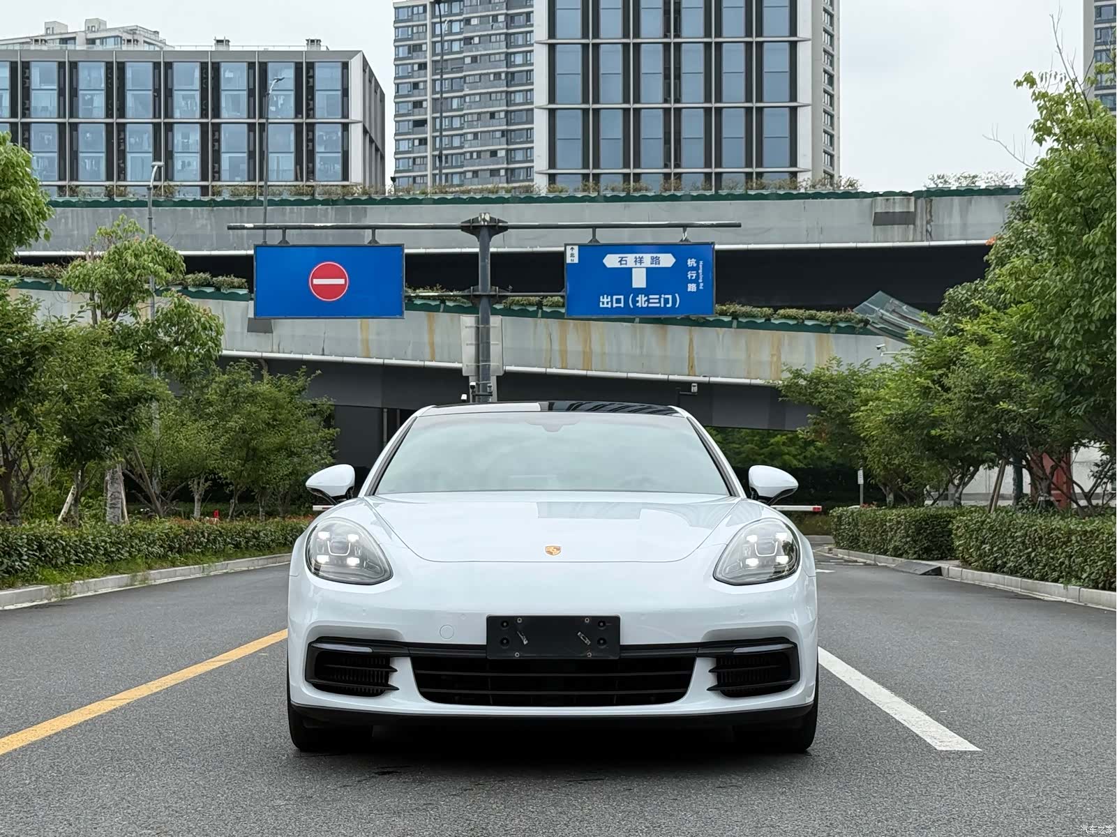 Porsche Panamera, 2019 2