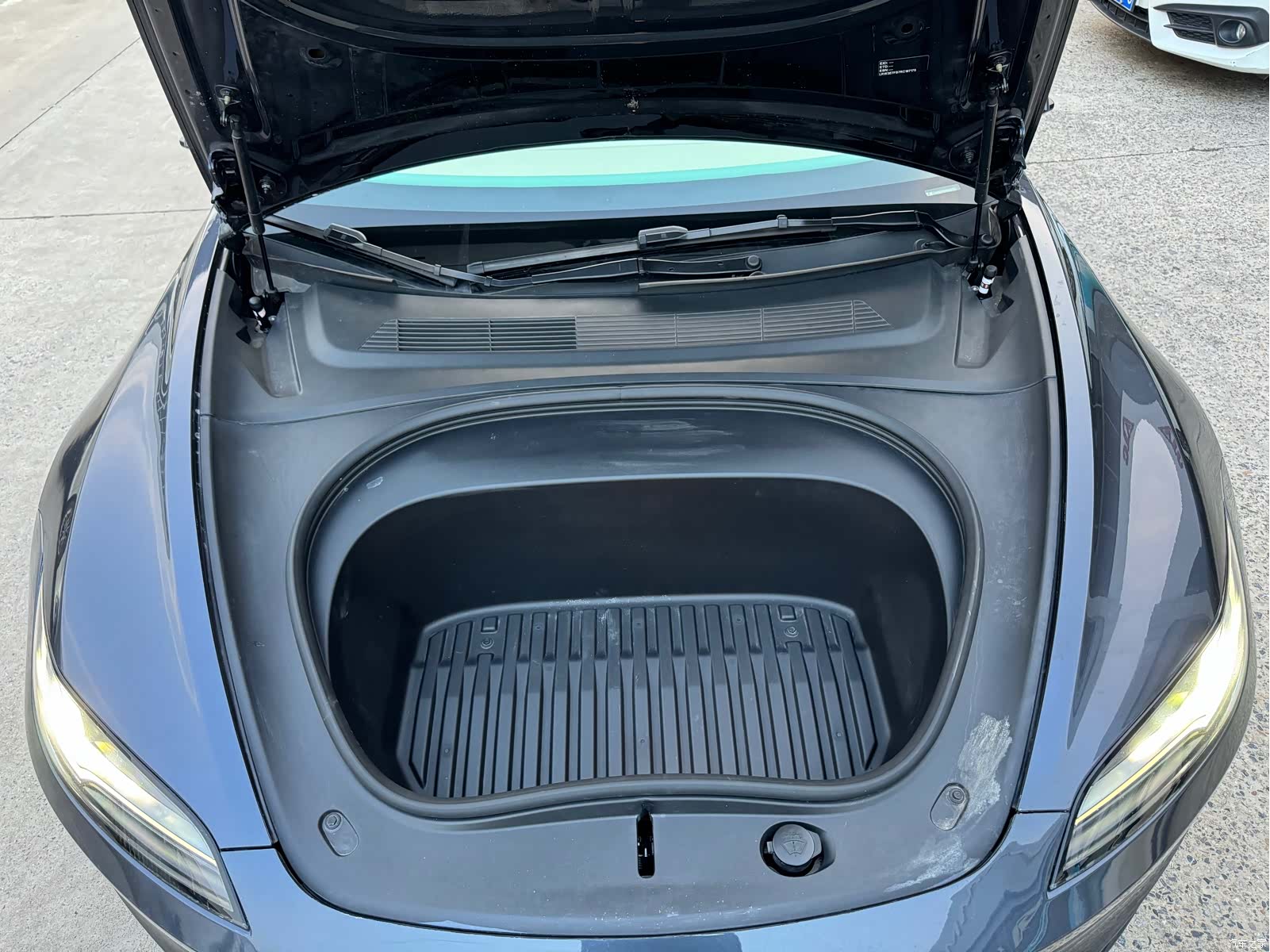 Tesla Model 3, 2024 10