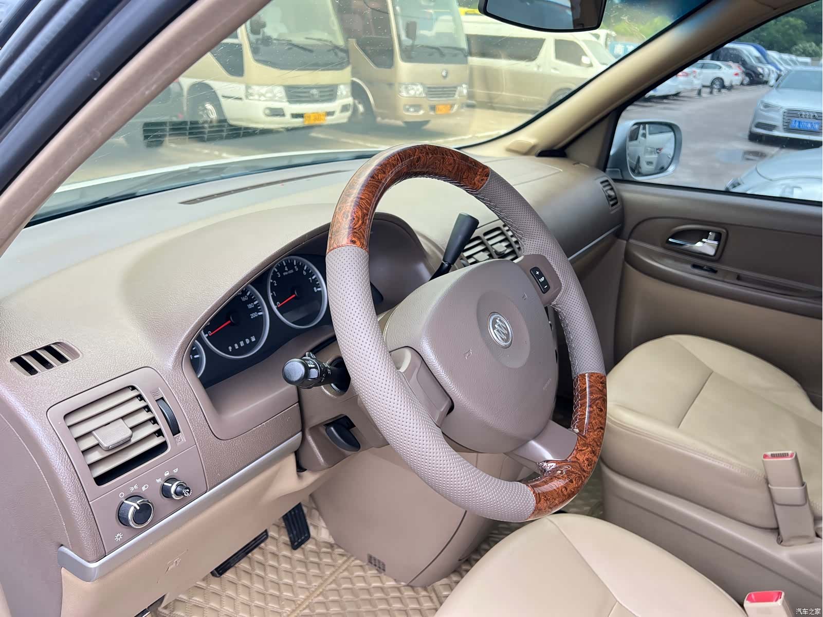 Buick GL8, 2015 8