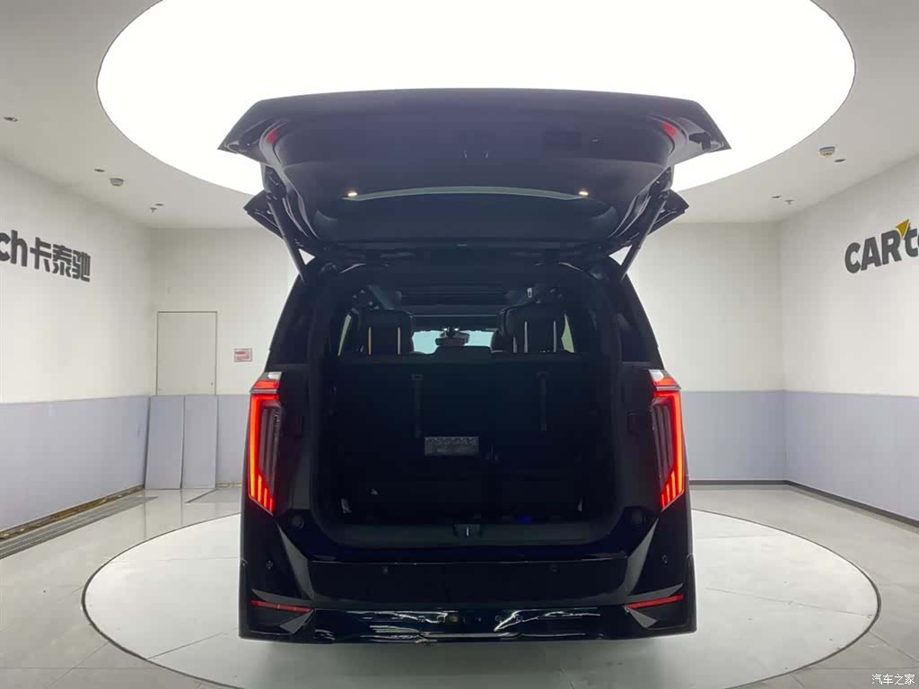 Trumpchi M8, 2025 32