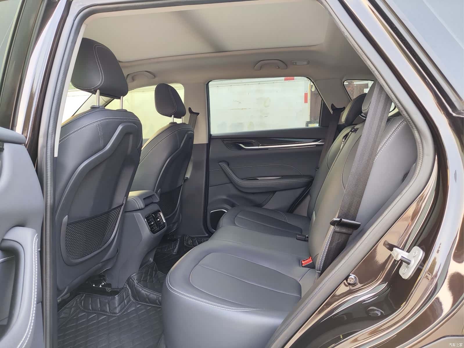 HuaChenZhongHua V7, 2020 7