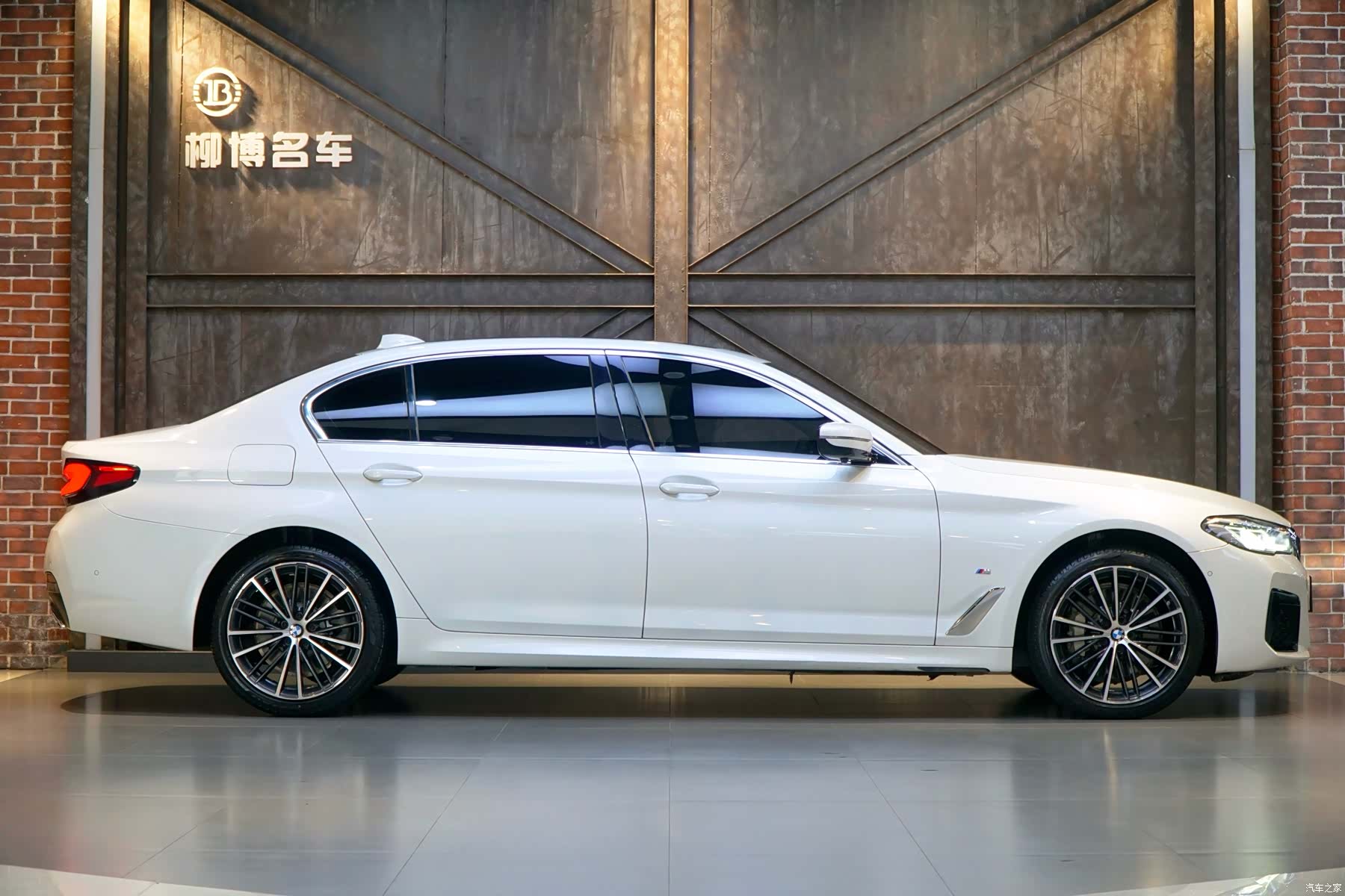 BMW 5 Series, 2023 21