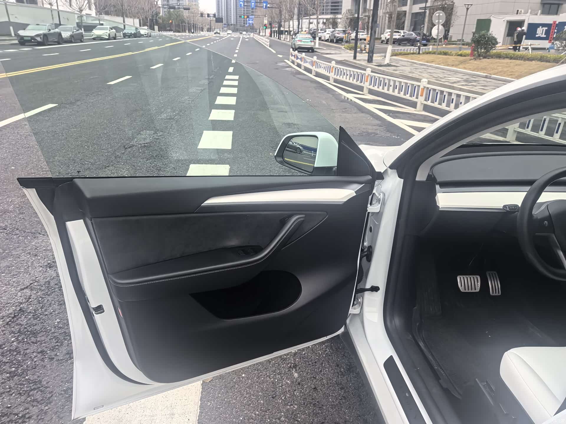 Tesla Model Y, 2022 4