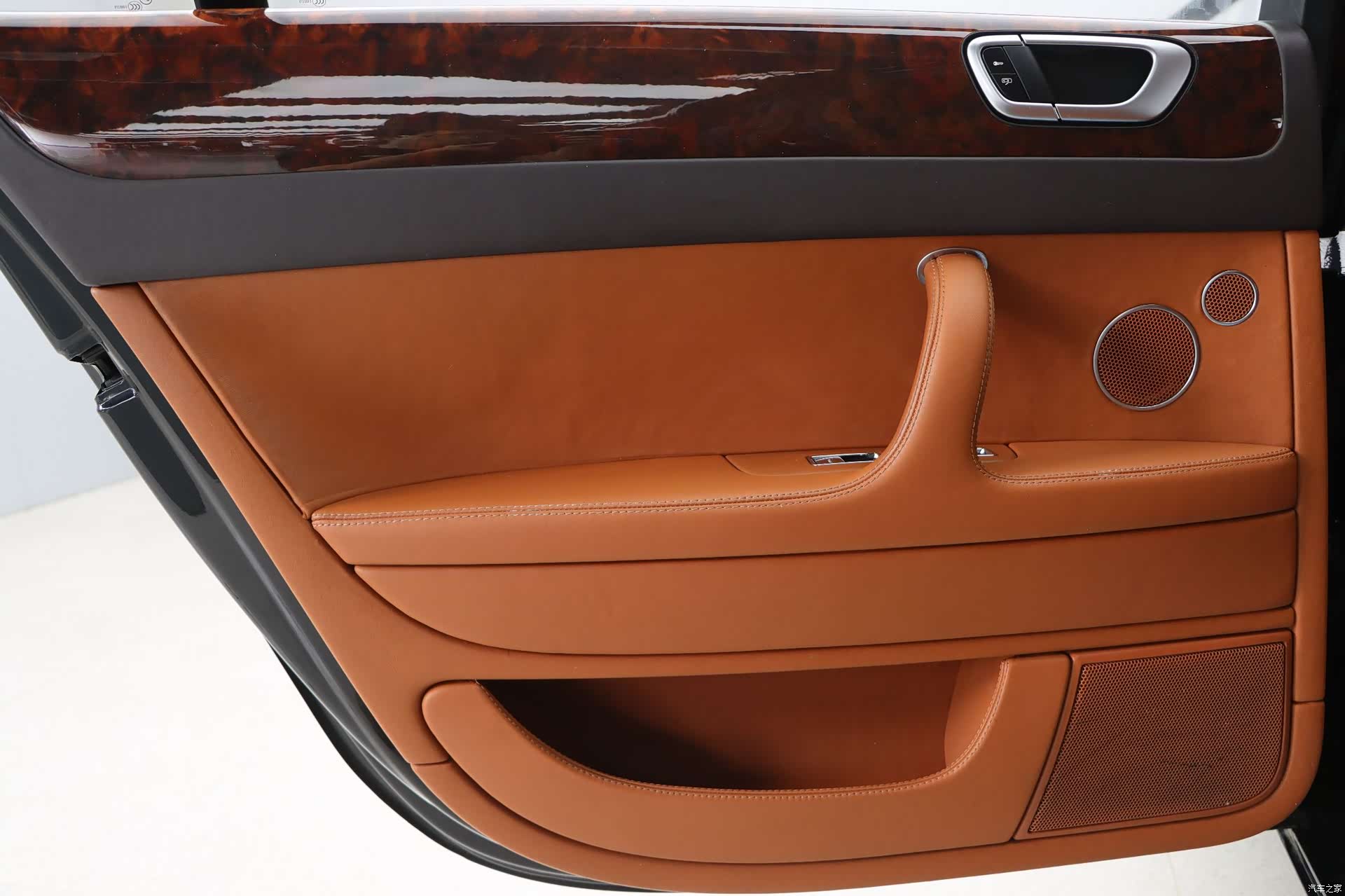Bentley Flying Spur, 2014 23