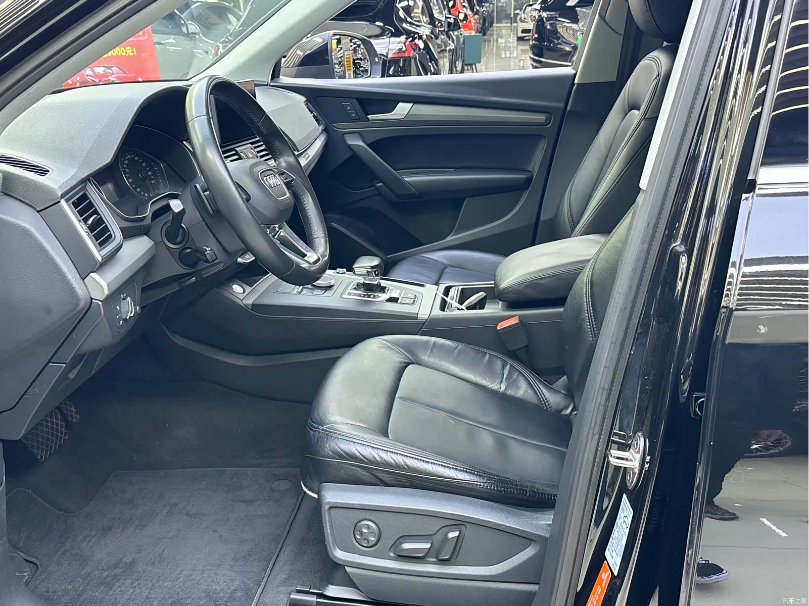 Audi Q5L, 2018 6