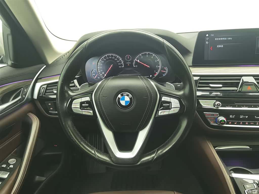 BMW 5 Series, 2018 11