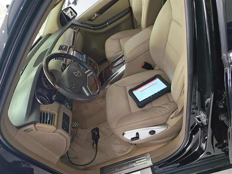 Mercedes-Benz R-class