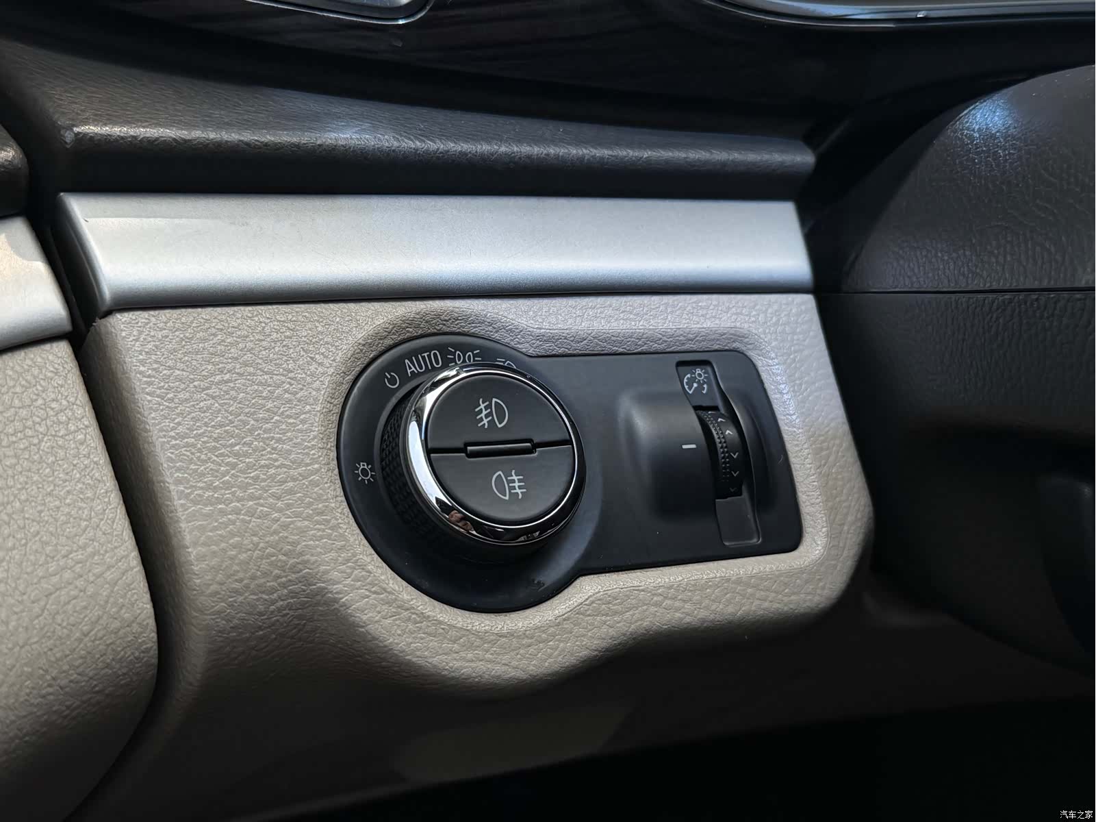 Buick GL8, 2012 17