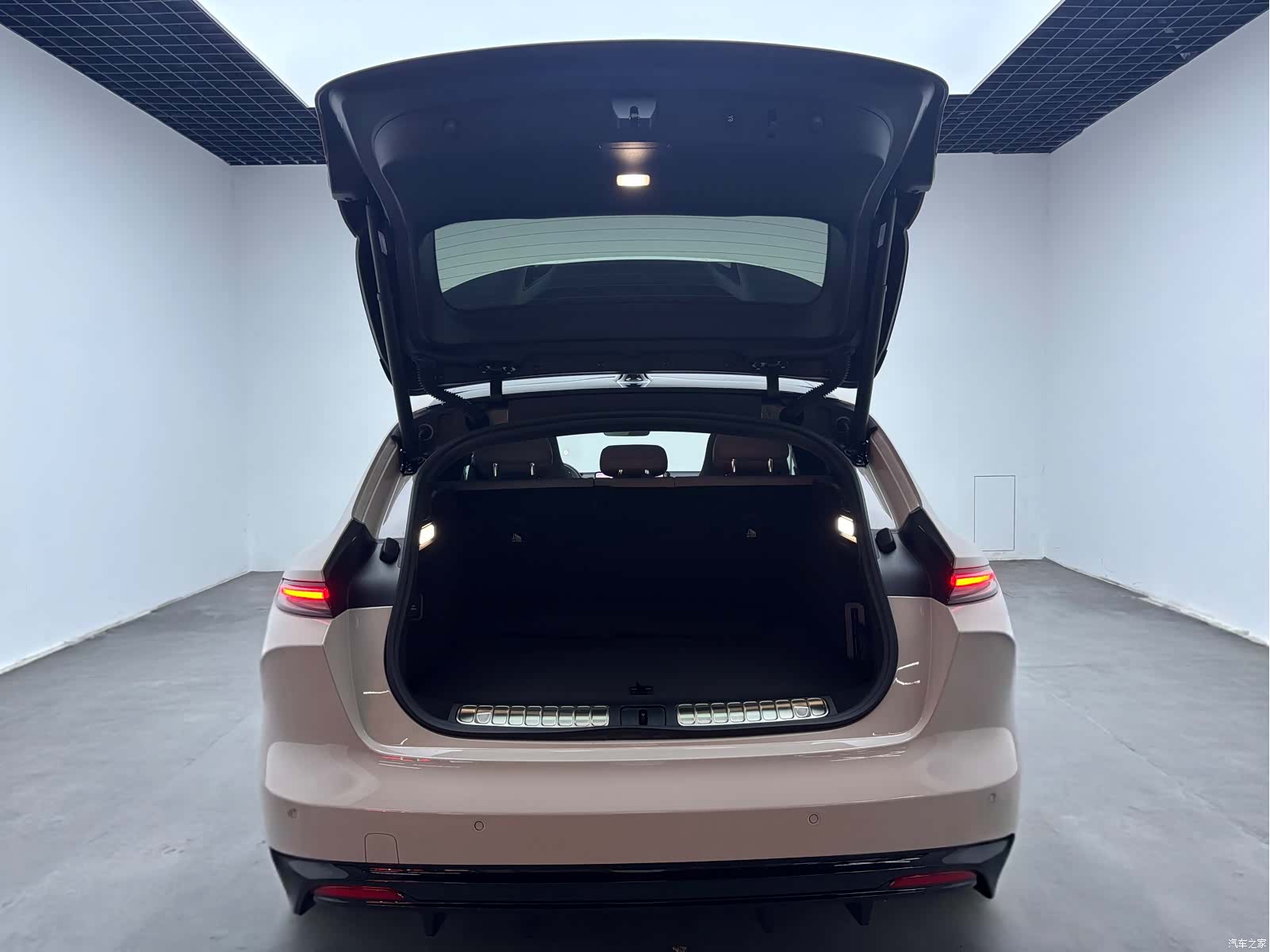 NIO ET5, 2025 14
