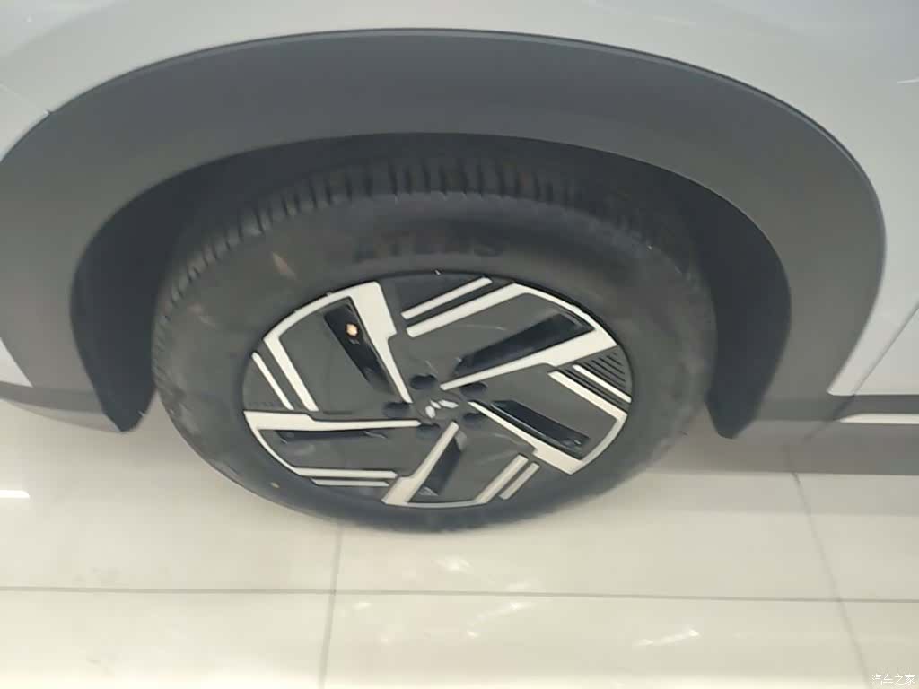 Wuling Starlight, 2025 23