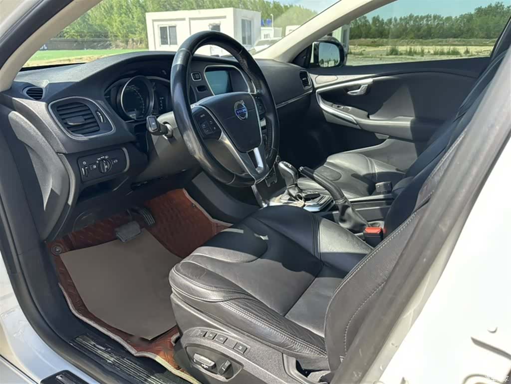 Volvo V40, 2014 8