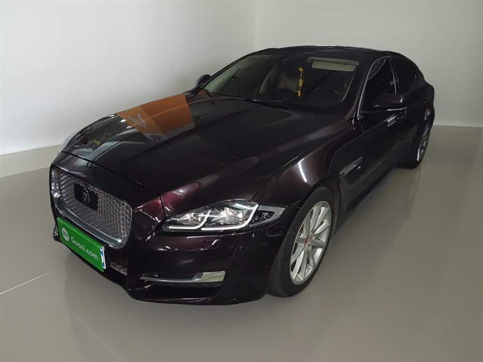 Jaguar XJ