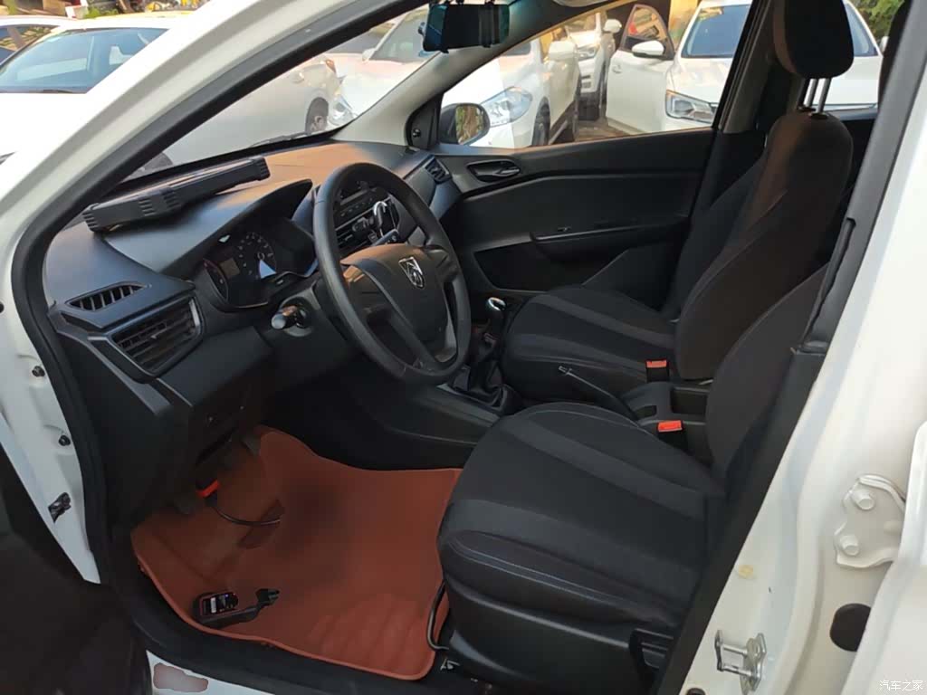 Wuling 310, 2017 15
