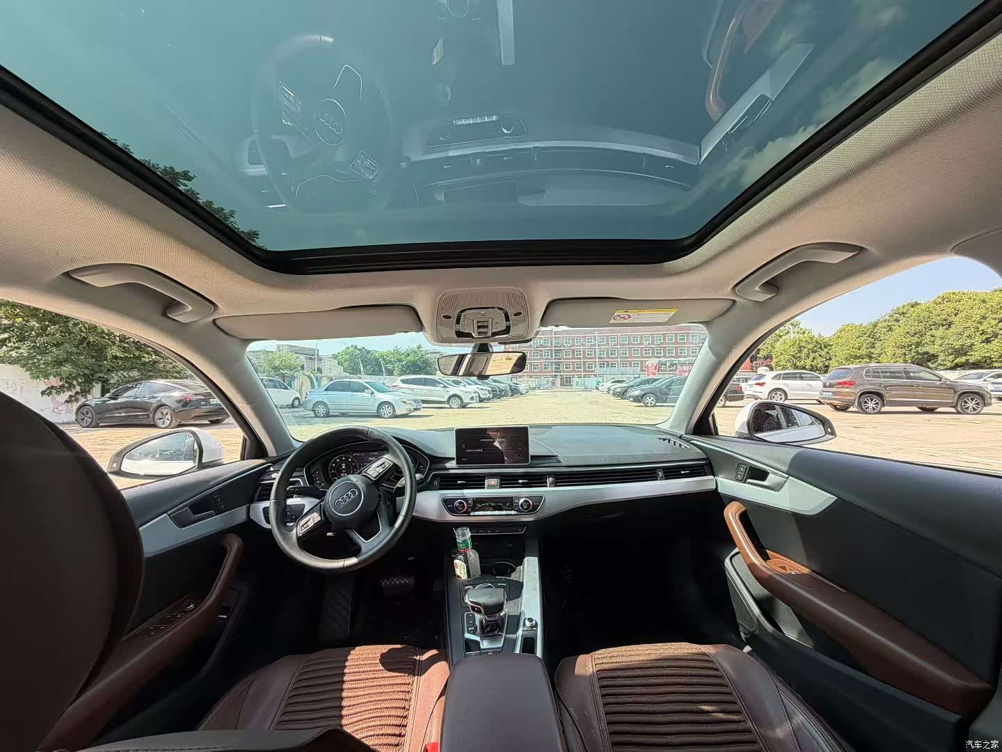Audi A4L, 2019 все фото