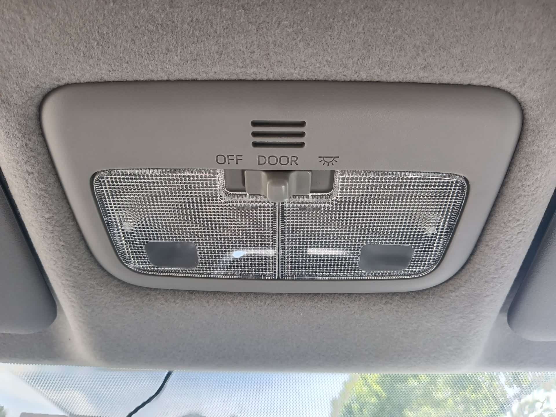 Toyota YARiS L, 2022 21