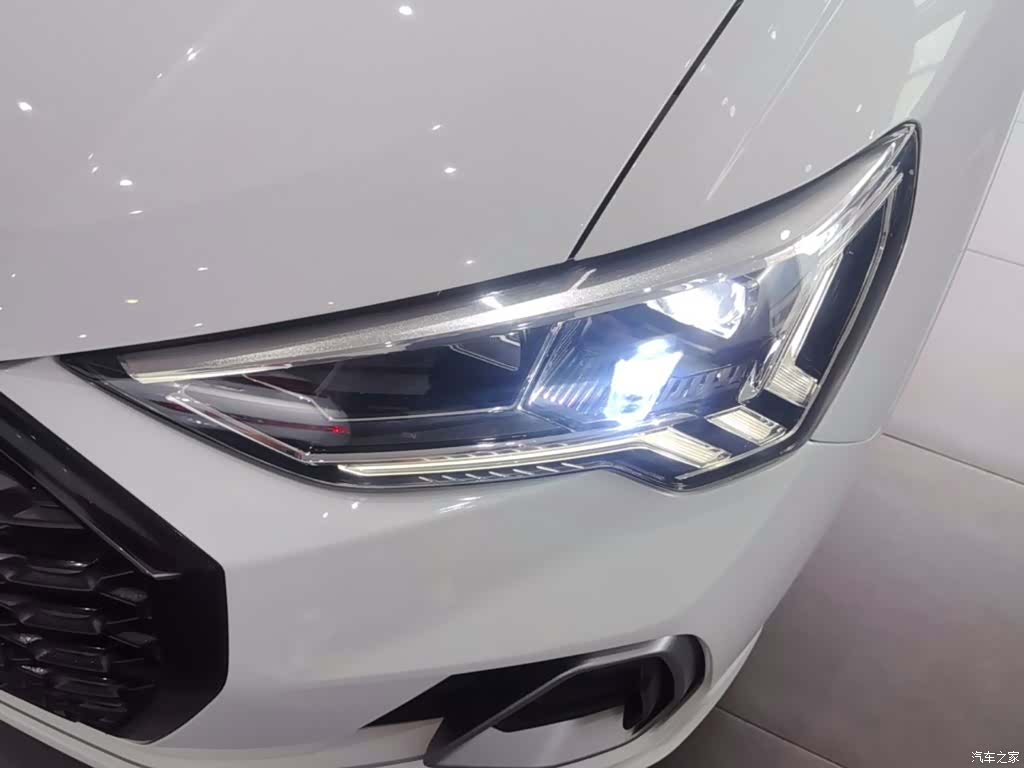 Audi Q3, 2023 24