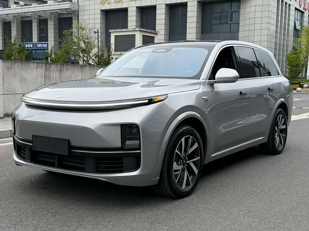 Li Auto L8