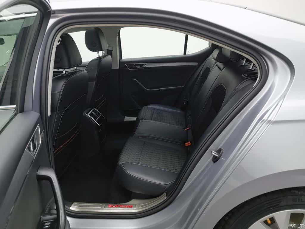 Skoda Superb, 2018 15