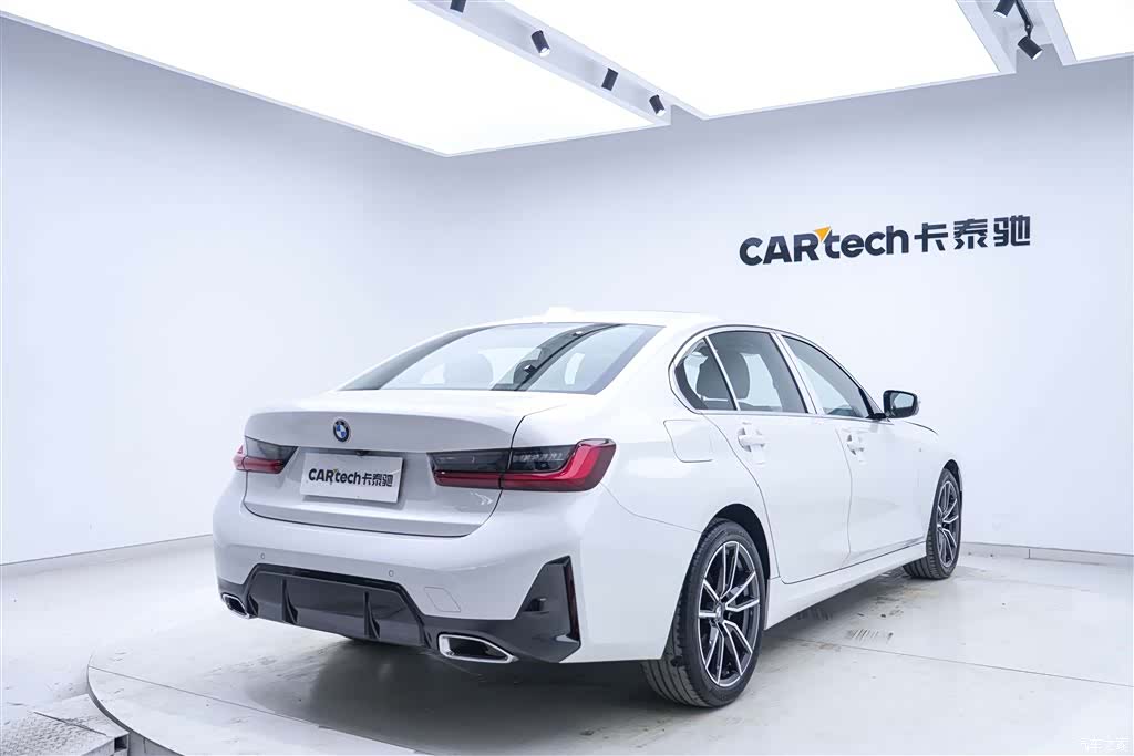 BMW 3 Series, 2023 все фото