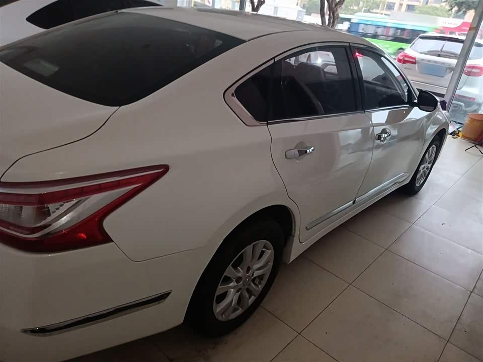Nissan Teana
