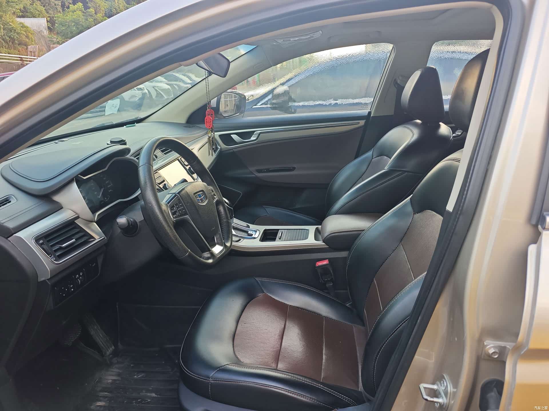 Geely Emgrand, 2017 11
