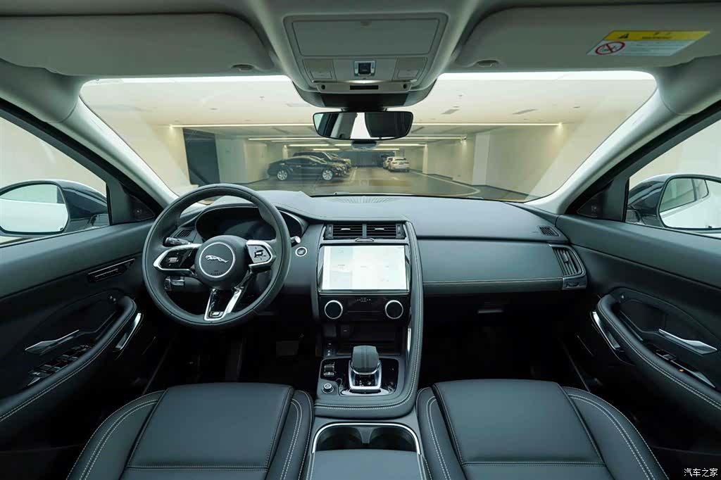 Land Rover E-PACE, 2024 19