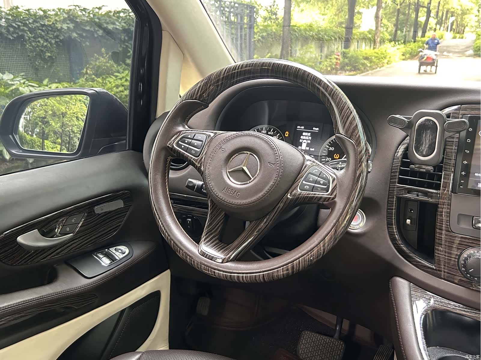 Mercedes-Benz V-Class, 2018 16