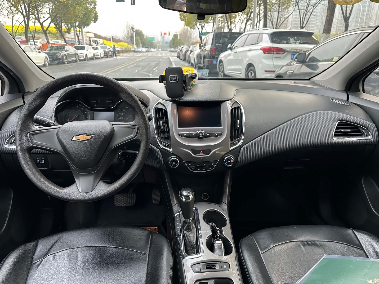 Chevrolet 320, 2018 все фото