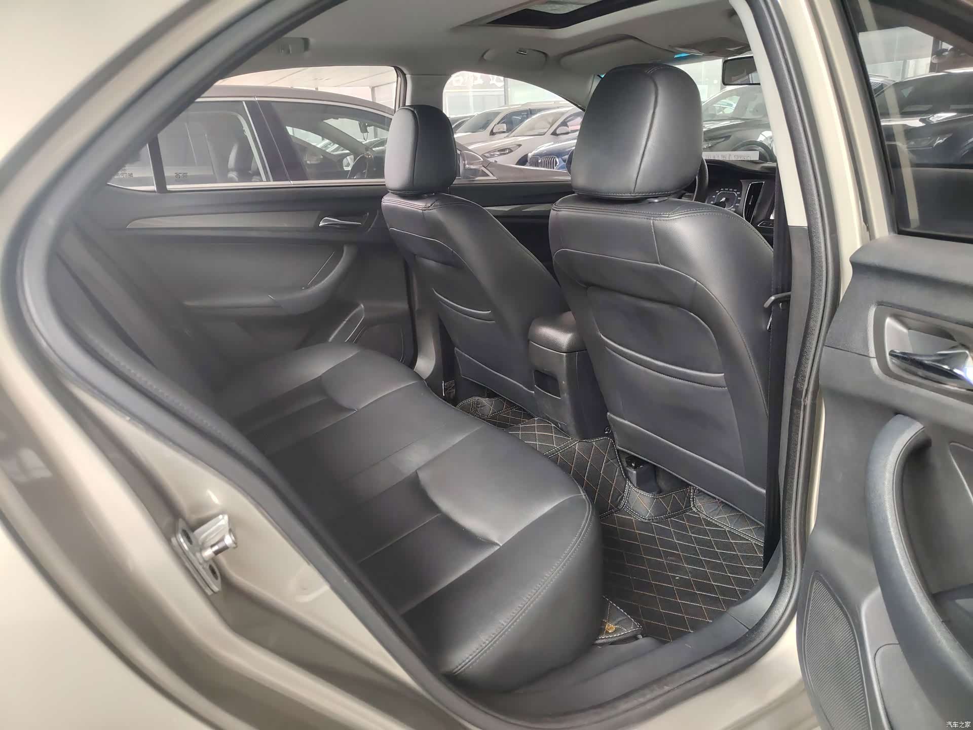 Roewe 360, 2017 7