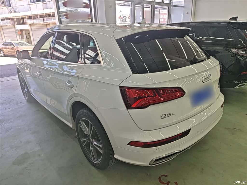 Audi Q5L, 2020 все фото