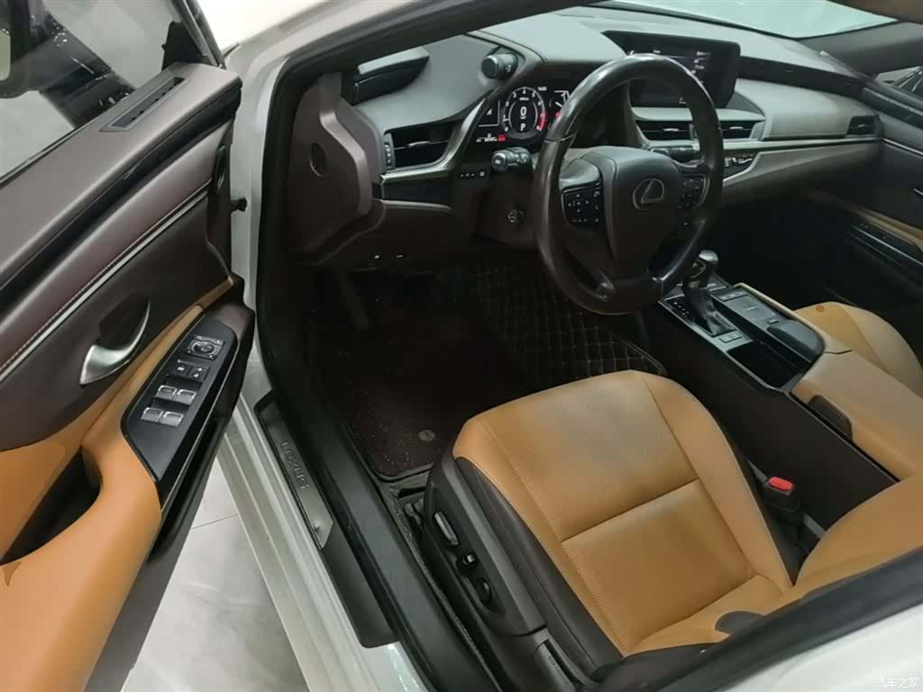 Lexus ES, 2021 16
