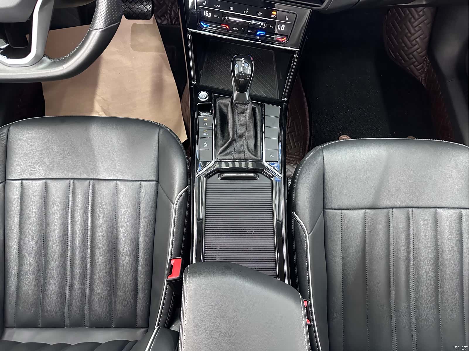 Volkswagen Passat, 2022 14