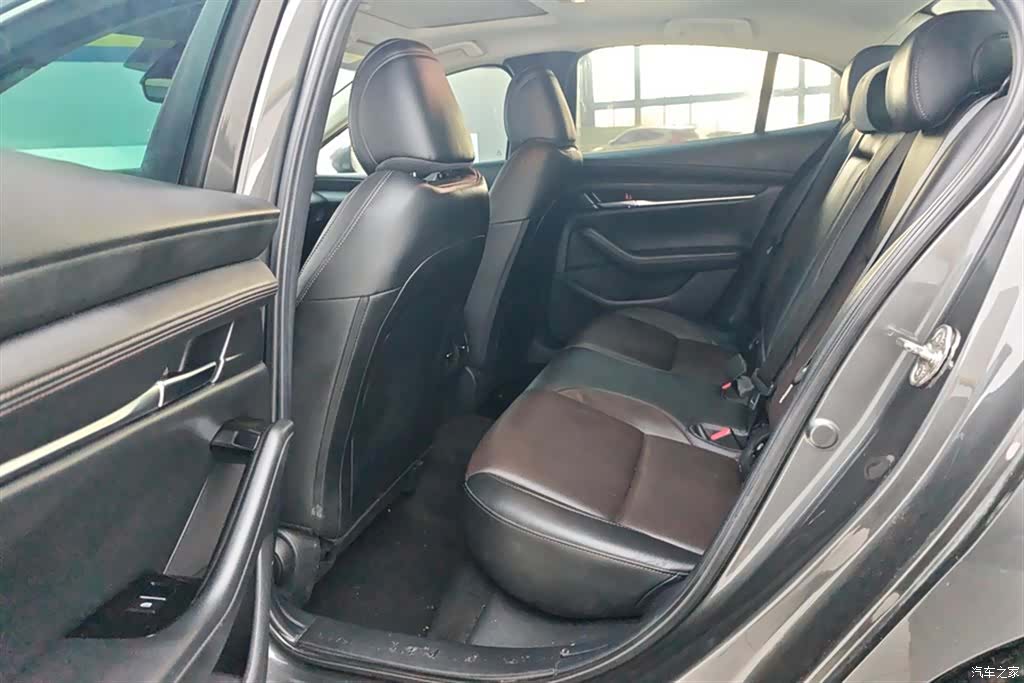 Mazda Mazda3, 2021 11