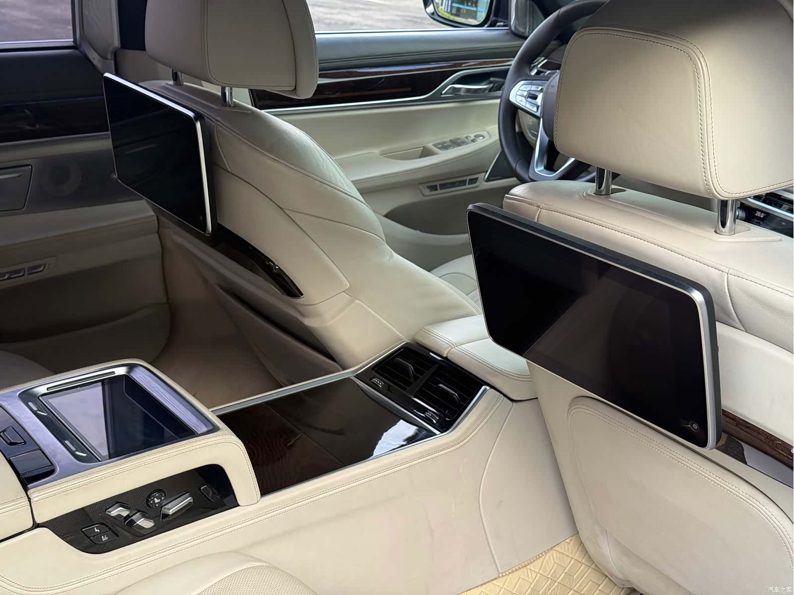 BMW 7 Series, 2015 13