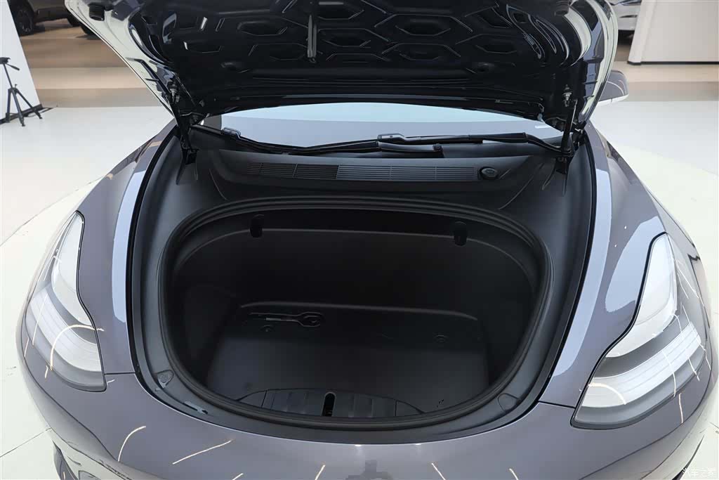 Tesla Model 3, 2020 16