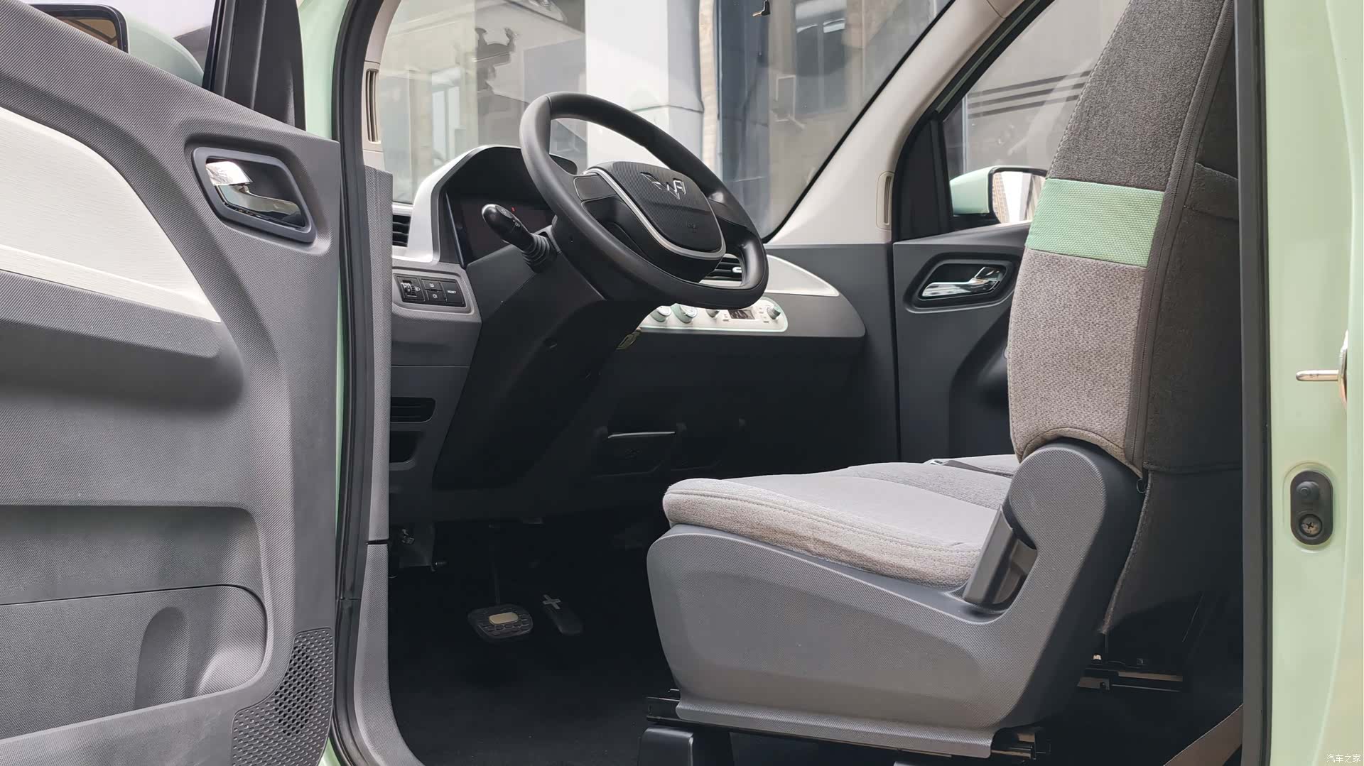Wuling MINIEV, 2021 13