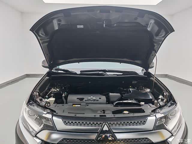 Mitsubishi Outlander, 2020 14