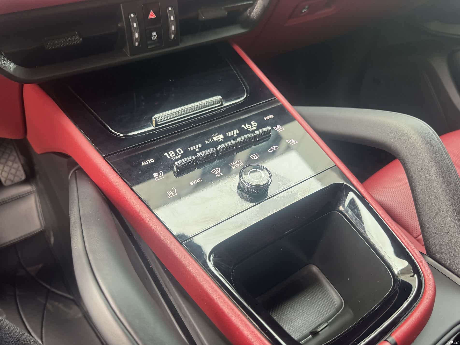 Porsche Cayenne, 2024 12