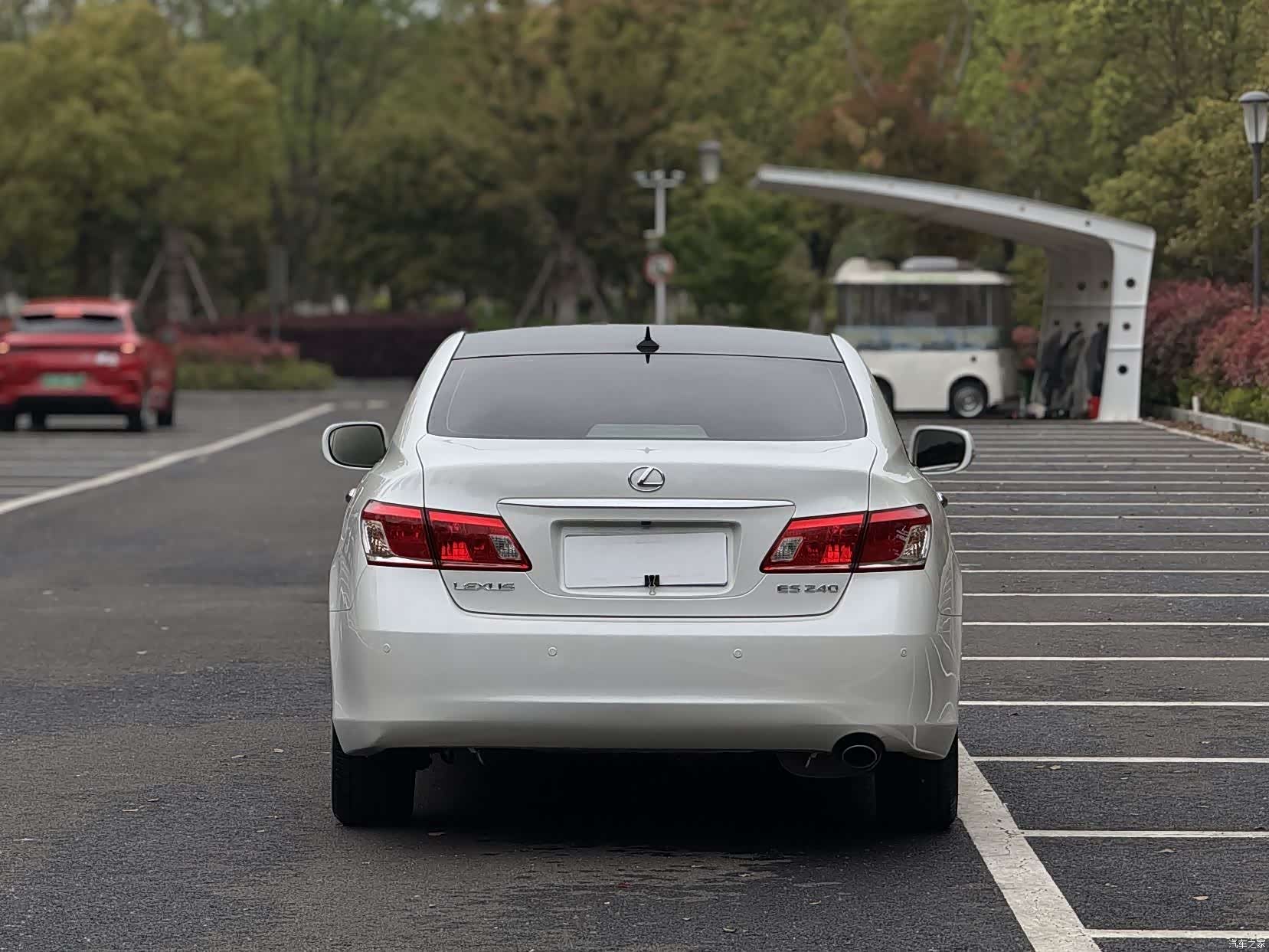 Lexus ES, 2012 все фото